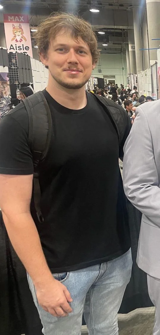 what-chris-looks-like-vs-what-he-thinks-he-looks-like-v0-xq8h1f6ukj4f1.webp