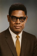 thomas-sowell_wwupT_800.jpg